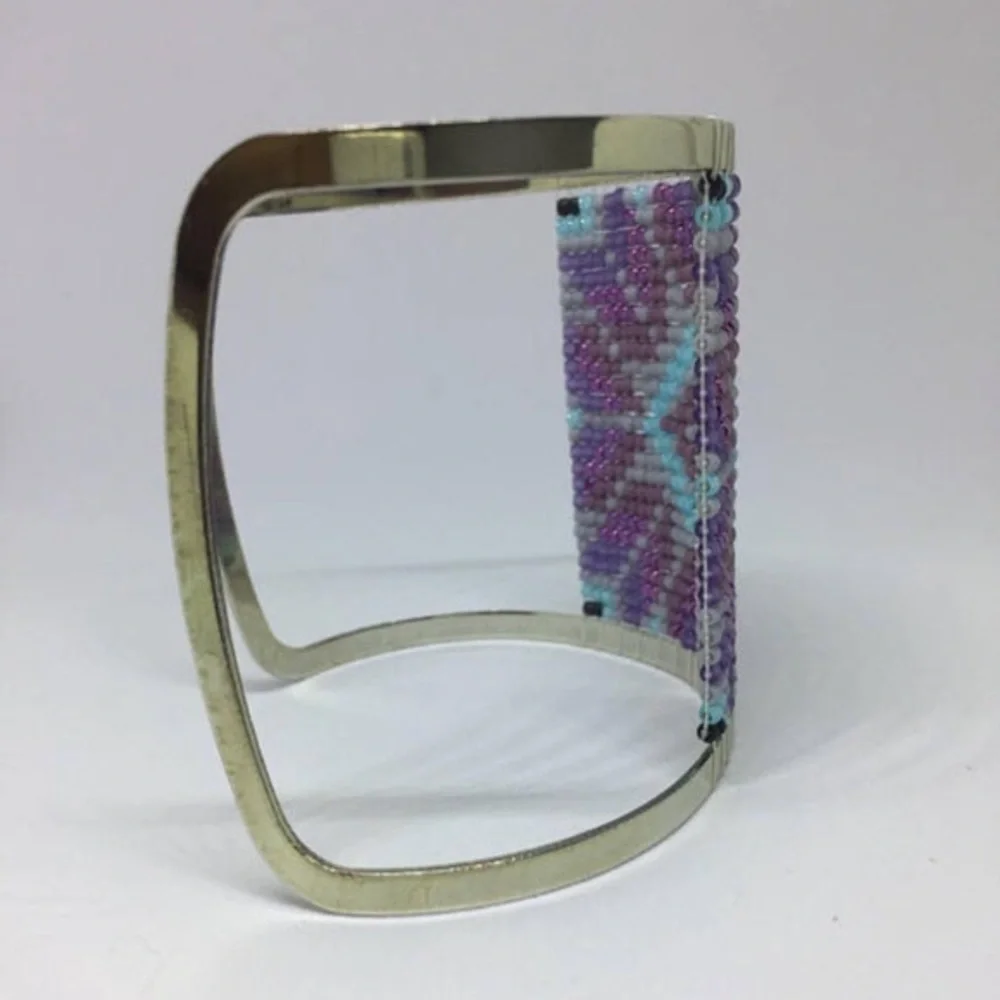 Handmade Ukrainian native pattern beaded bracelet - Picture 2 of 3